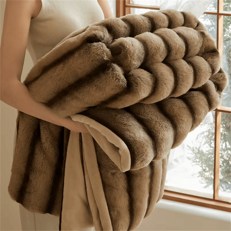 Ines | Luxe Faux Fur Home Blanket