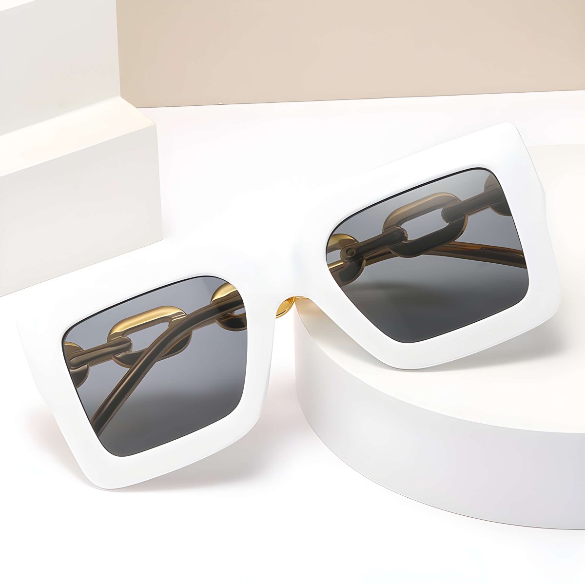 Freya | Bold Chain-Detail Sunglasses