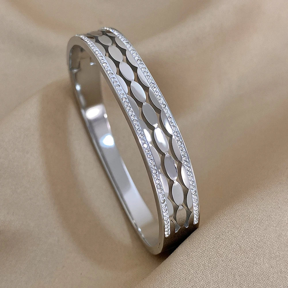 Maxine | Elegant Halo Bangle