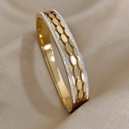 Maxine | Elegant Halo Bangle