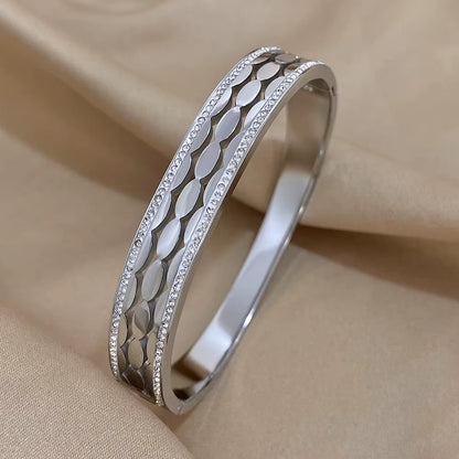 Maxine | Elegant Halo Bangle
