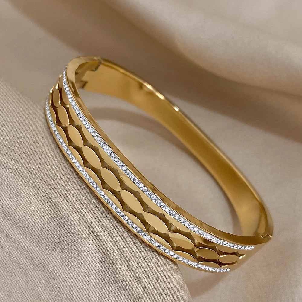 Maxine | Elegant Halo Bangle