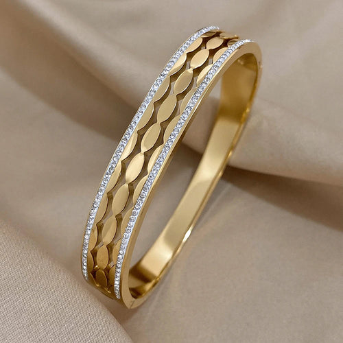 Maxine | Elegant Halo Bangle