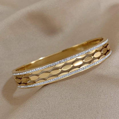 Maxine | Elegant Halo Bangle