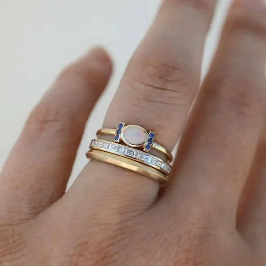 Ava | Elegant Vintage Gold Ring for Women with Opal Stone