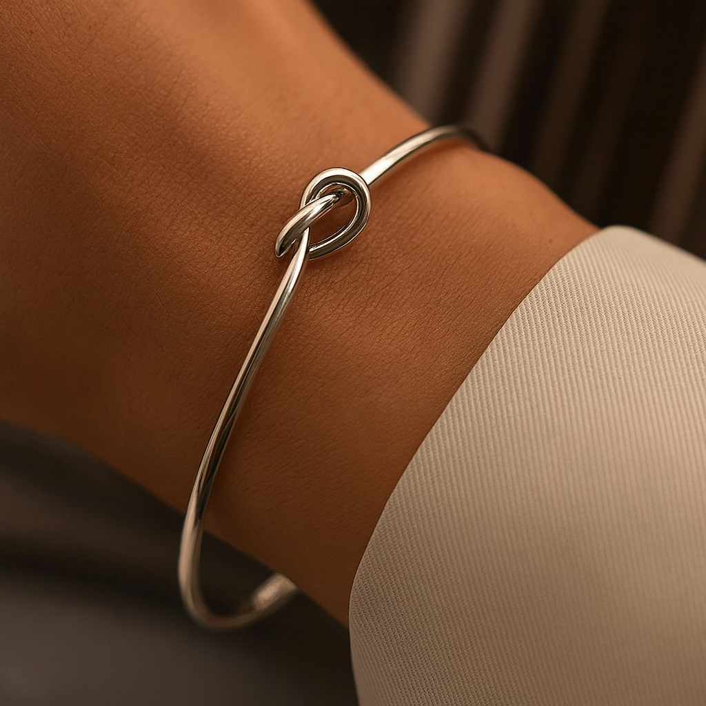 Elodie | Elegant Knot Bracelet