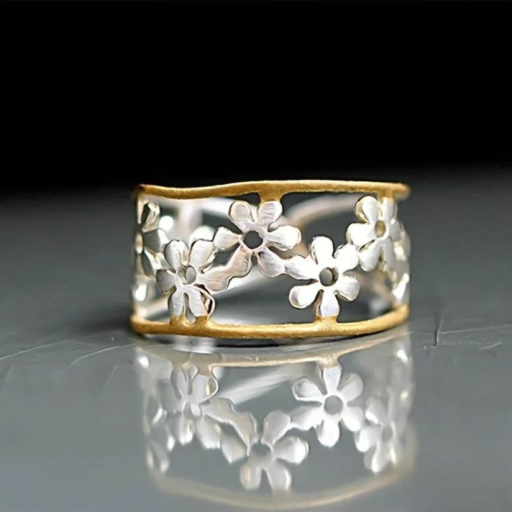 Elegant Irregular Flower Ring