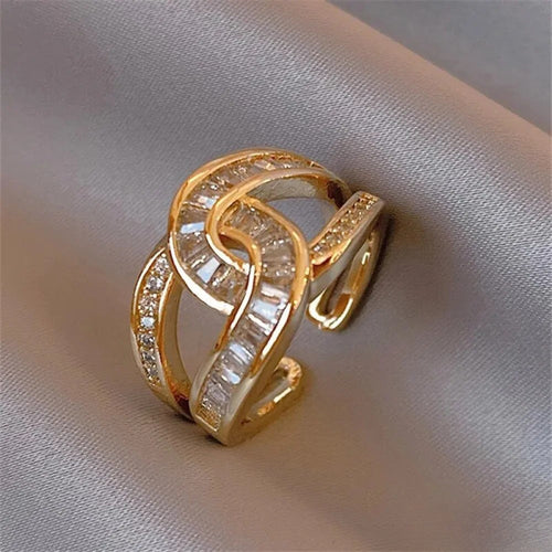 Ella | Elegant Radiant Knot Ring