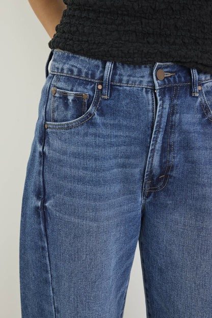 Ethan | Chic Mid Rise Barrel Jeans
