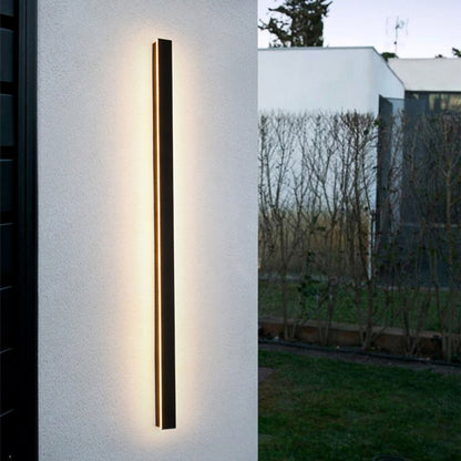 Luminara | Sleek Modern Black Metal Outdoor Wall Light Fixture