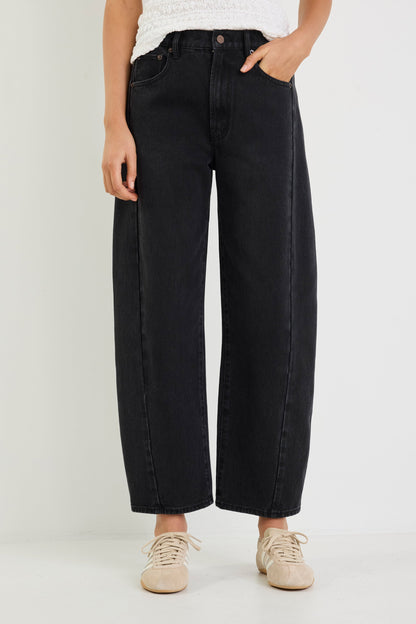 Mason | Chic Mid Rise Barrel Jeans
