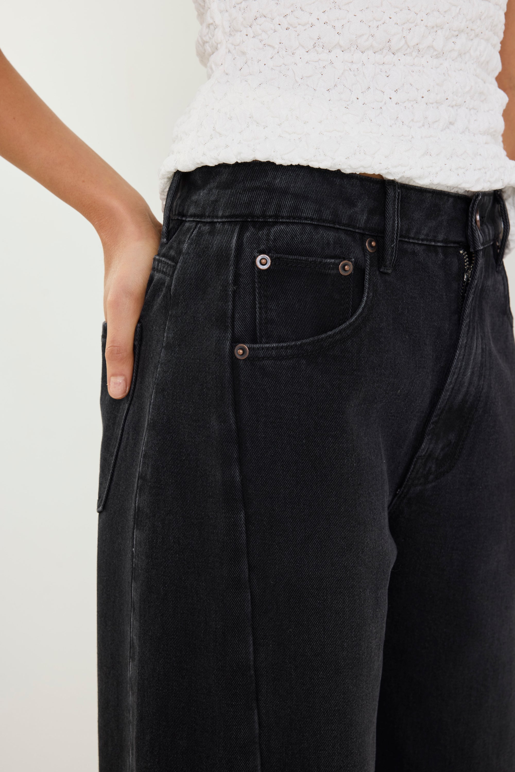 Mason | Chic Mid Rise Barrel Jeans