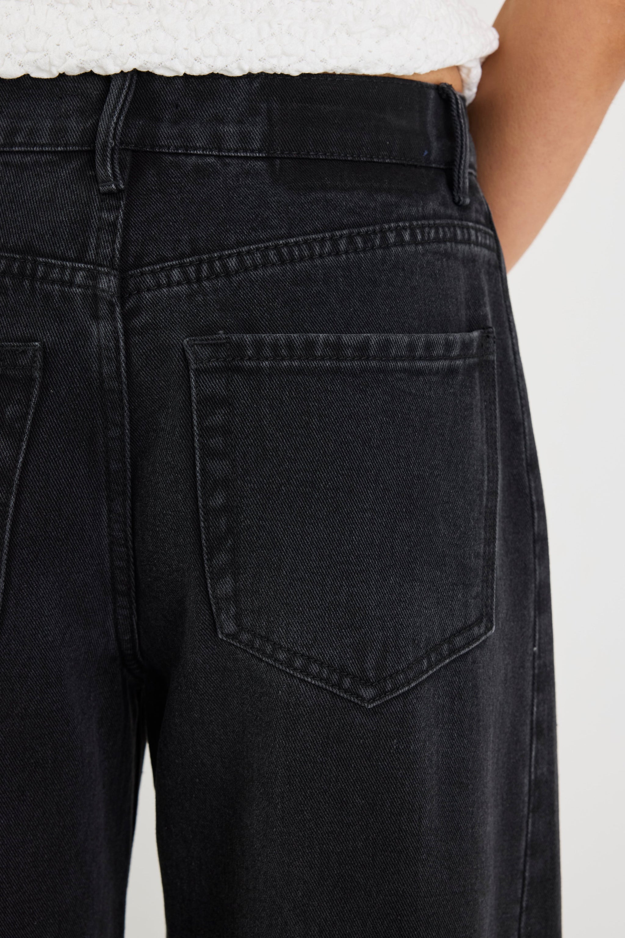 Mason | Chic Mid Rise Barrel Jeans