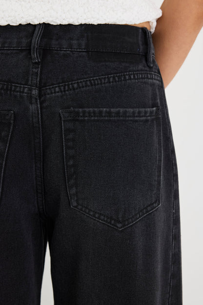 Mason | Chic Mid Rise Barrel Jeans