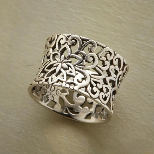 Mason | Elegant Antique Hollow Ring with Radiant Finish