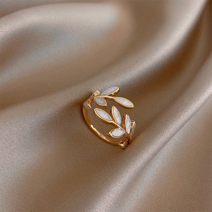 Mason | Elegant Timeless Light Reflex Ring