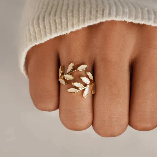 Mason | Elegant Timeless Light Reflex Ring