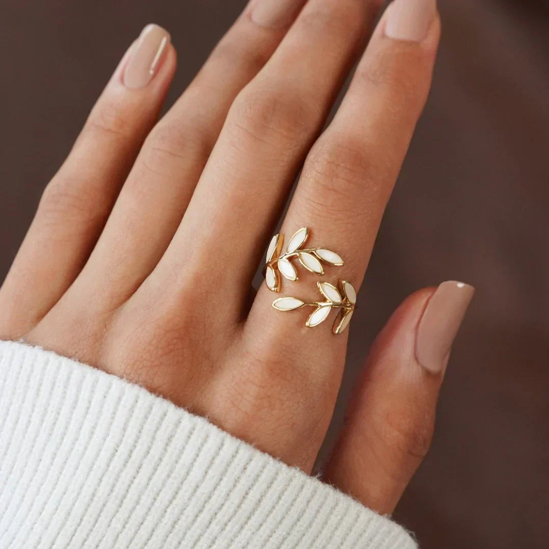 Mason | Elegant Timeless Light Reflex Ring