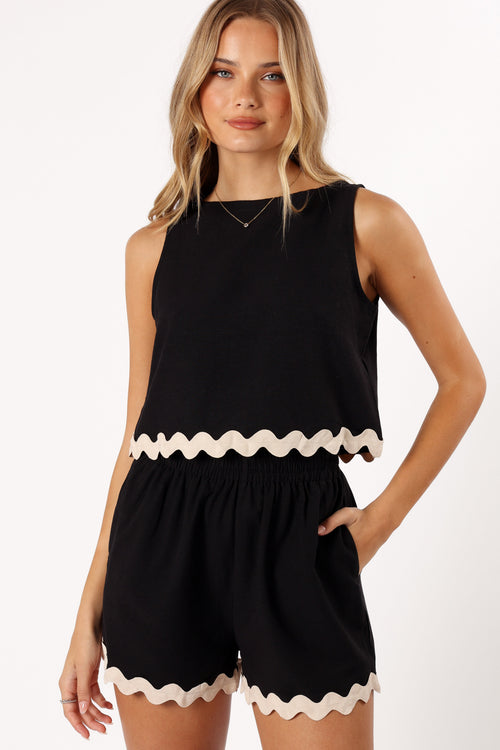Mia | Chic Cropped Top and High-Waisted Shorts Set