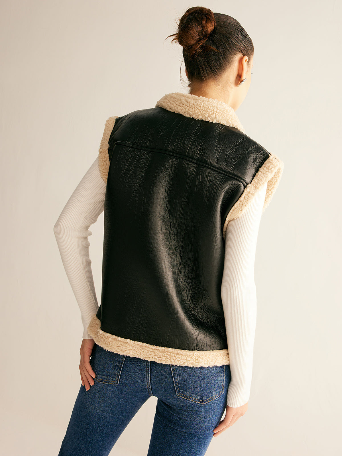 Mia | Cozy Sleeveless Faux Leather Vest