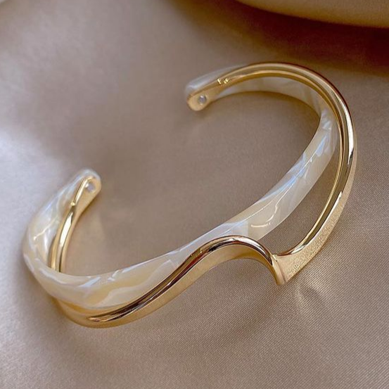 Mia | Elegant Golden Luxury Armband