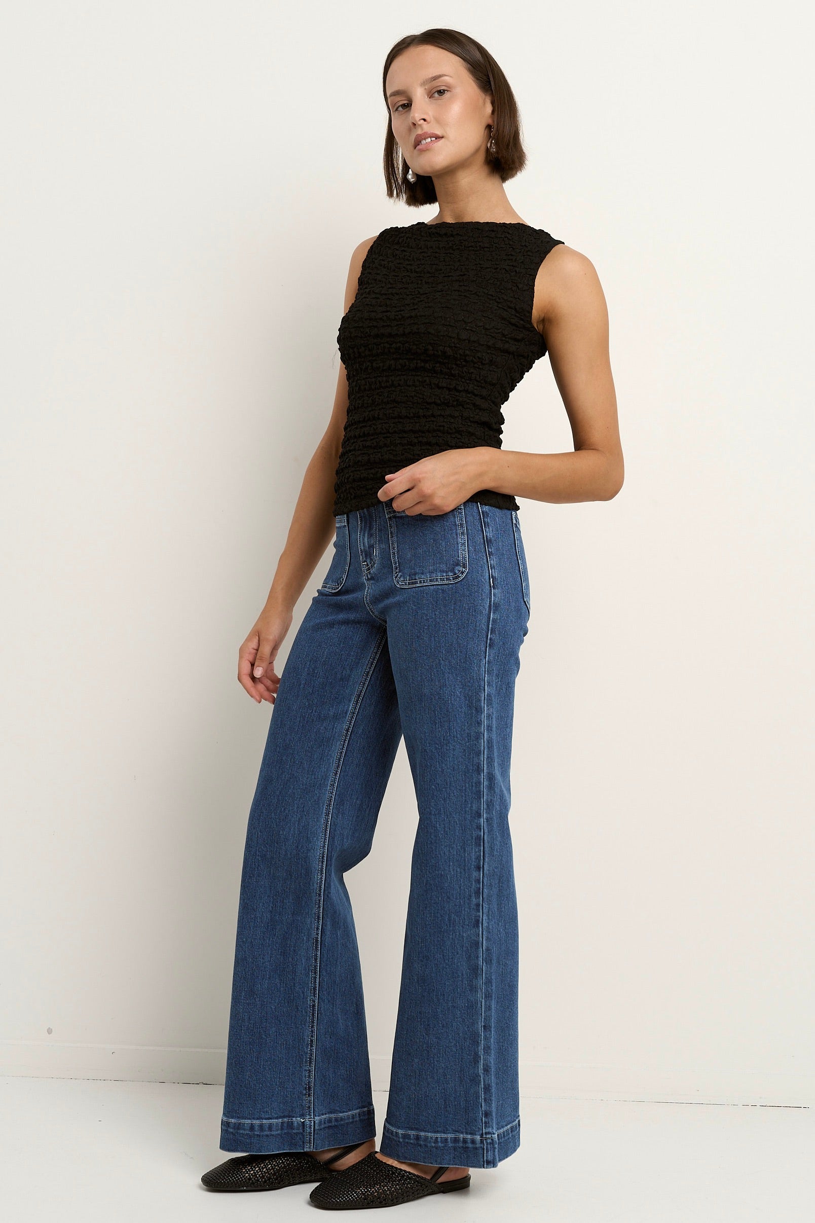 Mia | Elegant Sleeveless Black Lace Top