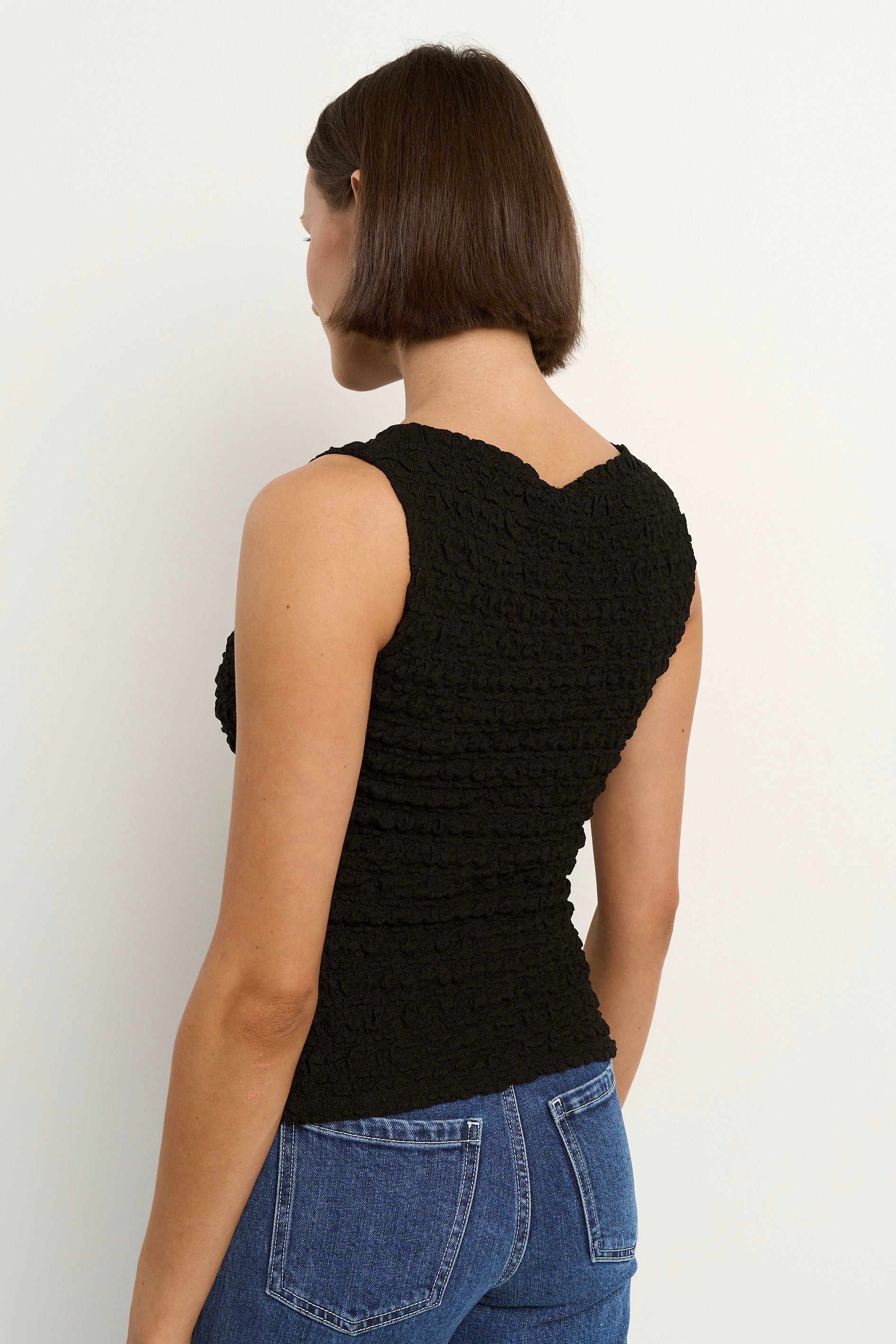Mia | Elegant Sleeveless Black Lace Top