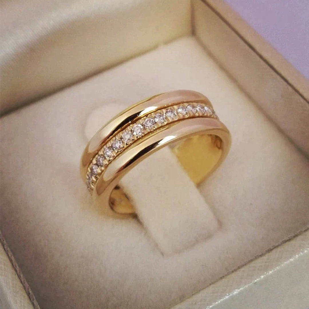 Mia | Elegant Timeless Reflexes Ring