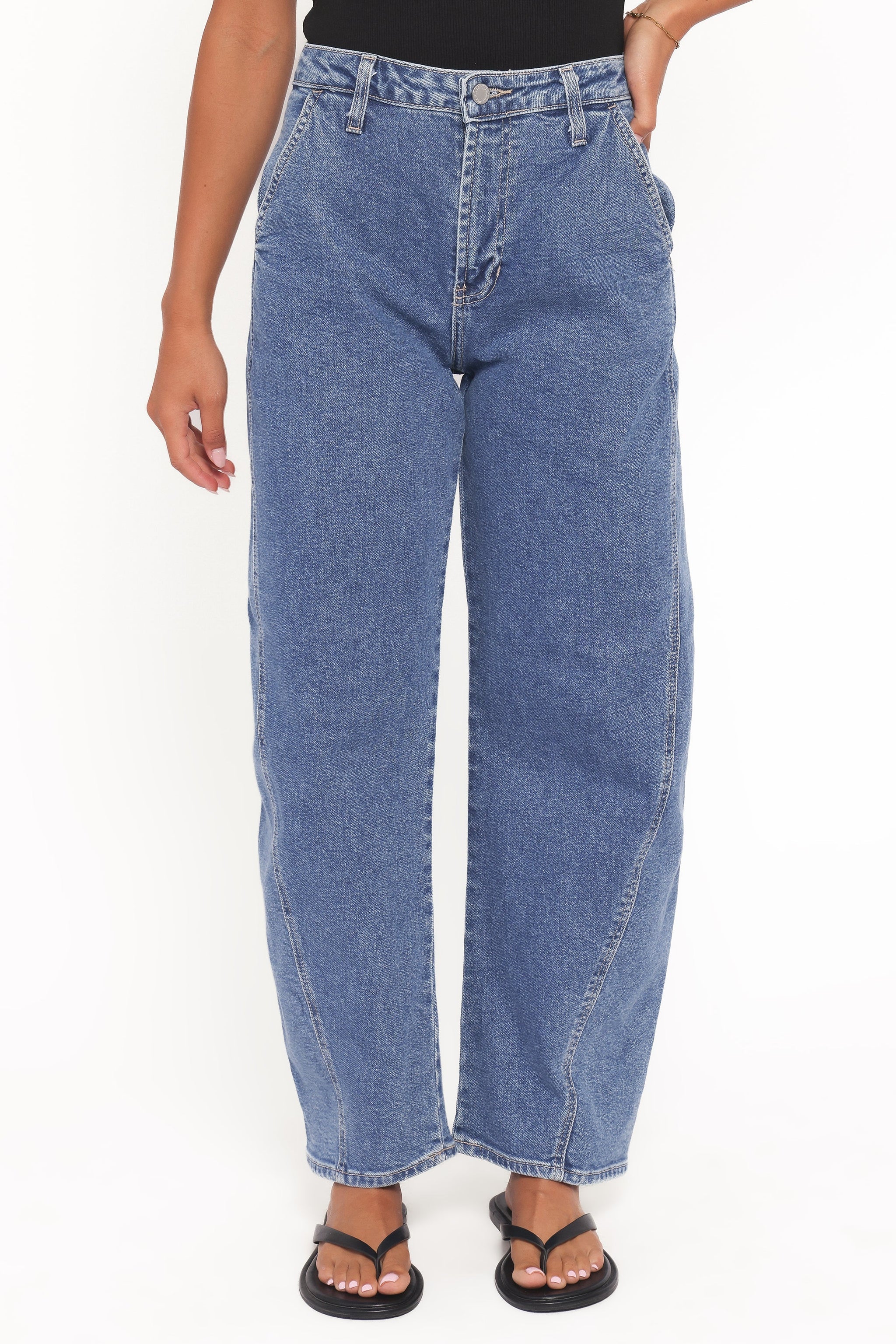 Mia | Stylish High Rise Barrel Jeans