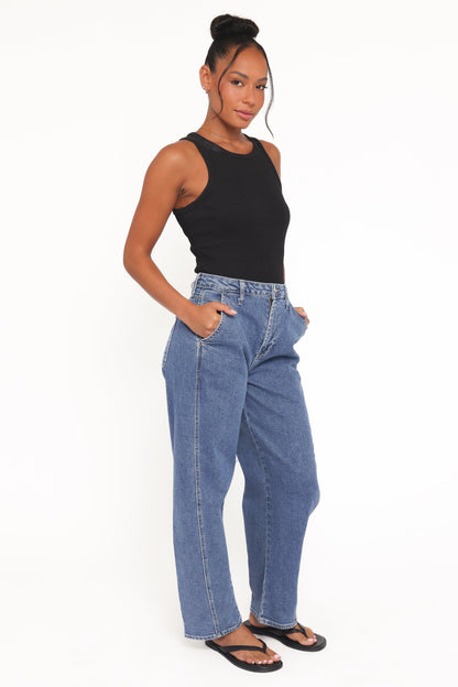 Mia | Stylish High Rise Barrel Jeans
