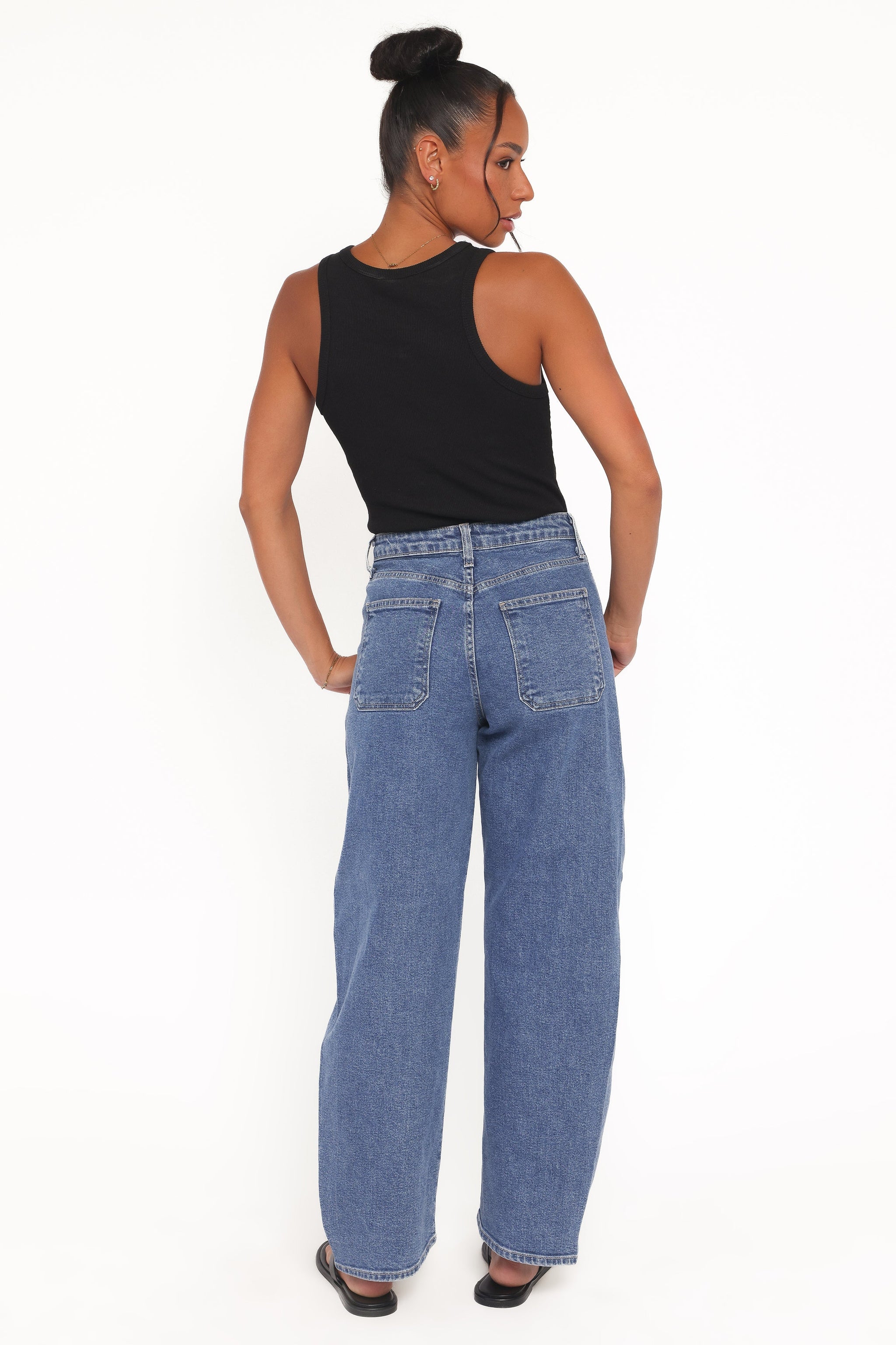Mia | Stylish High Rise Barrel Jeans