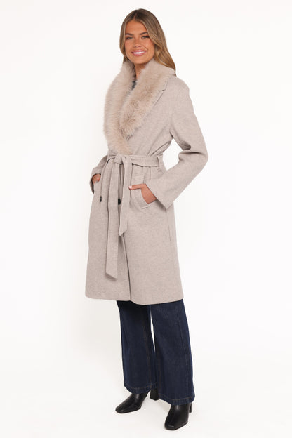 Olivia | Chic Cream Winter Coat With Fur Collar