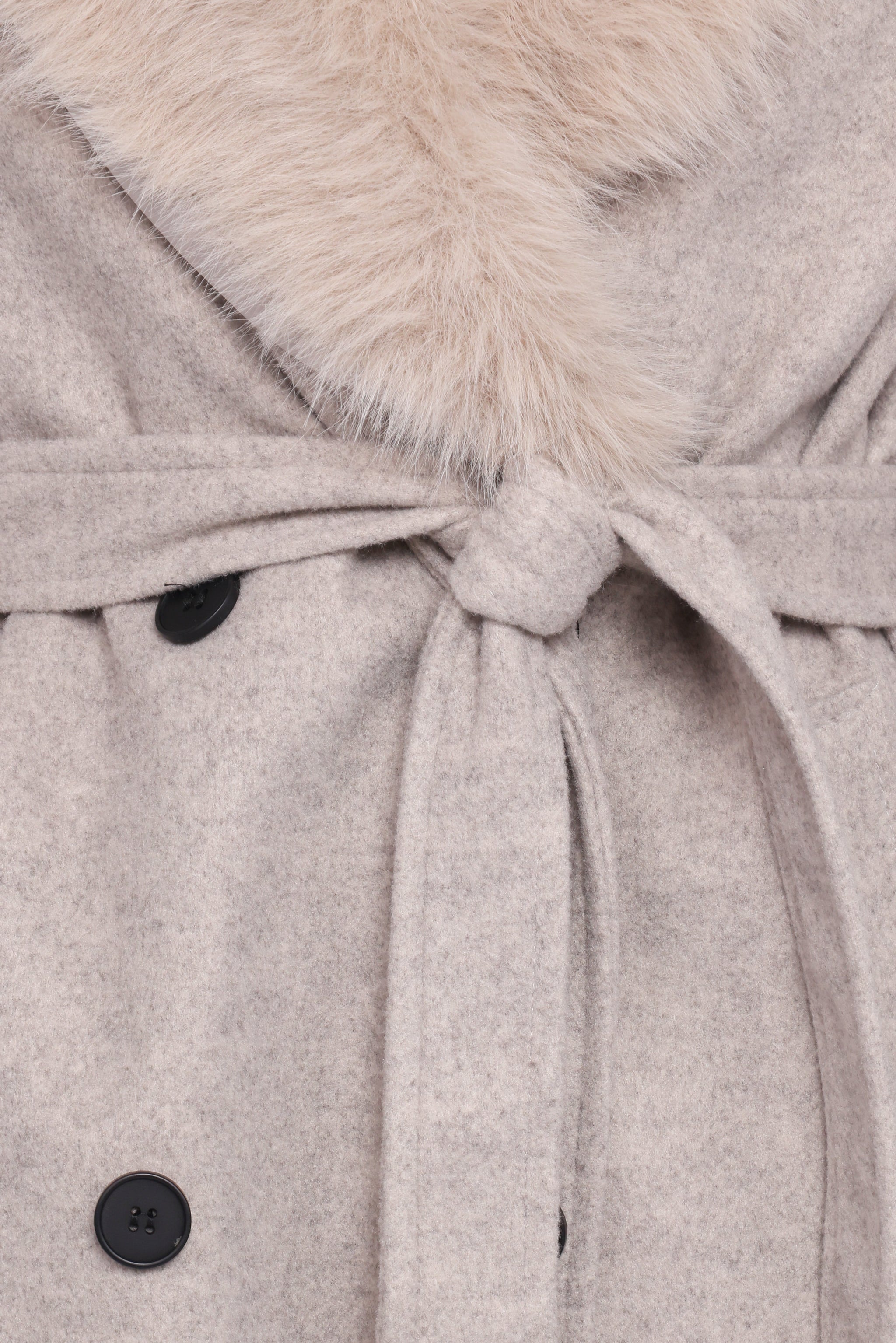 Olivia | Chic Cream Winter Coat With Fur Collar