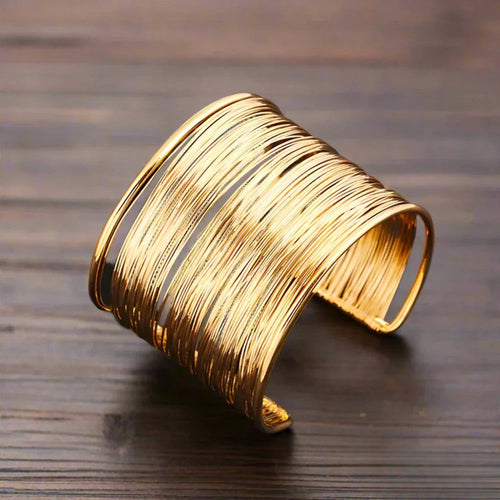 Luxurious Elegant Gold Bracelet