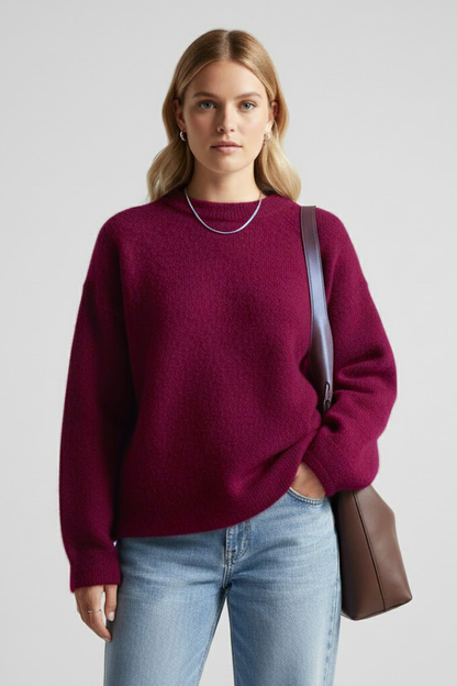 Lila | Chic Knitted Sweater with Round Neckline