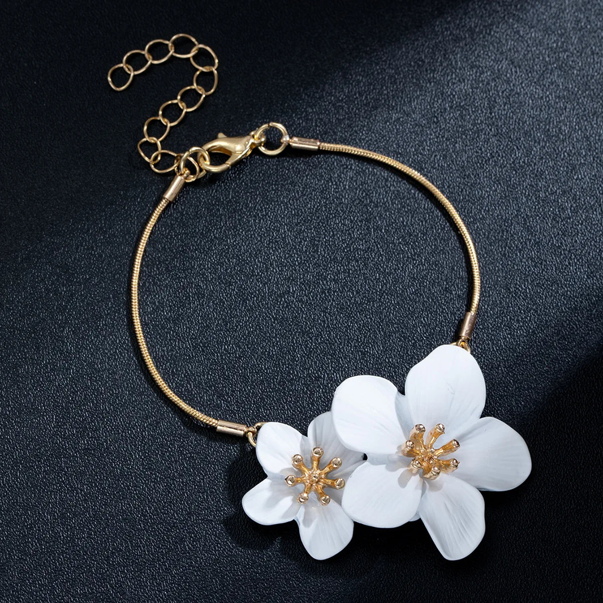 Greta | Elegant Floral Bracelet