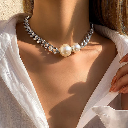Manon | Elegant Pearl Necklace