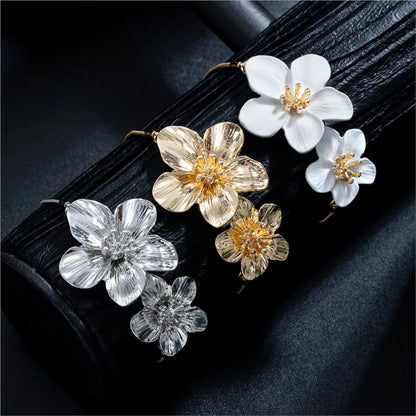 Greta | Elegant Floral Bracelet