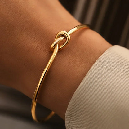 Elodie | Elegant Knot Bracelet