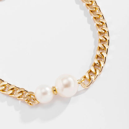 Manon | Elegant Pearl Necklace