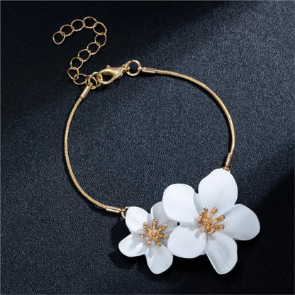 Greta | Elegant Floral Bracelet