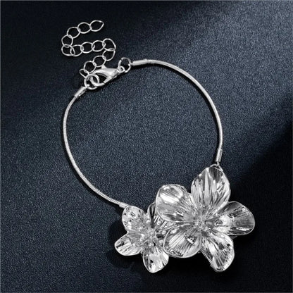 Greta | Elegant Floral Bracelet