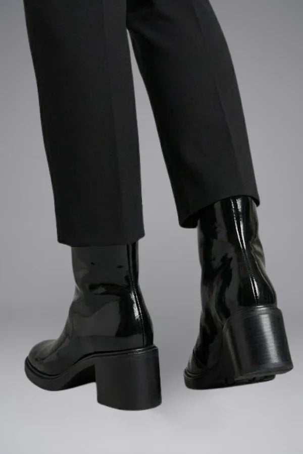 Lila | Chic Ankle Boots with Side Zipper