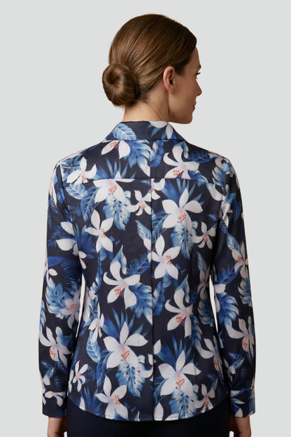 Lila | Tailored Blouse with Collar and Button Closure
