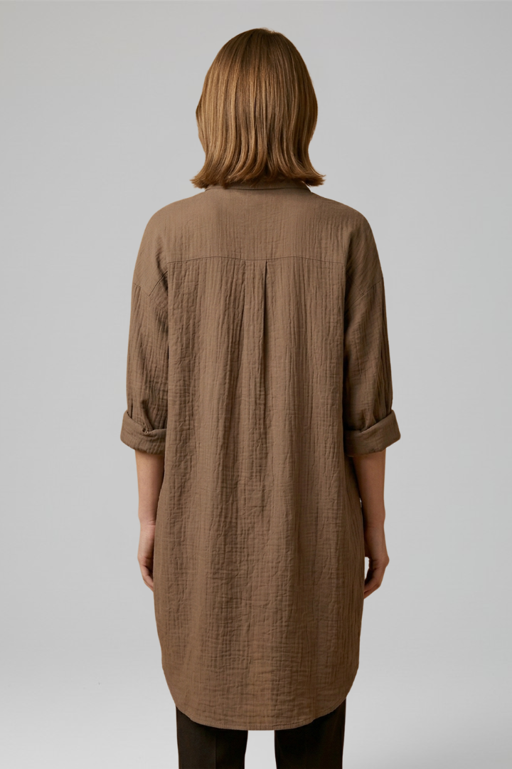 Isla | Chic Collared Blouse with Button Fastening