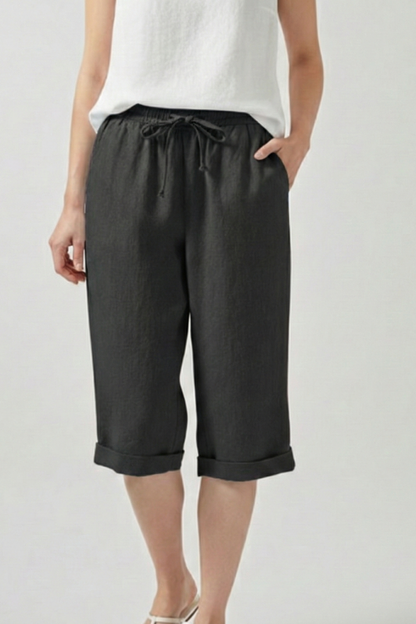 Lila | Effortless Capri Shorts with Elastic Waist