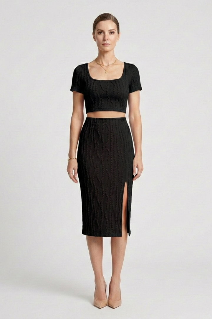 Lila | Chic Crop Top & Maxi Skirt Set