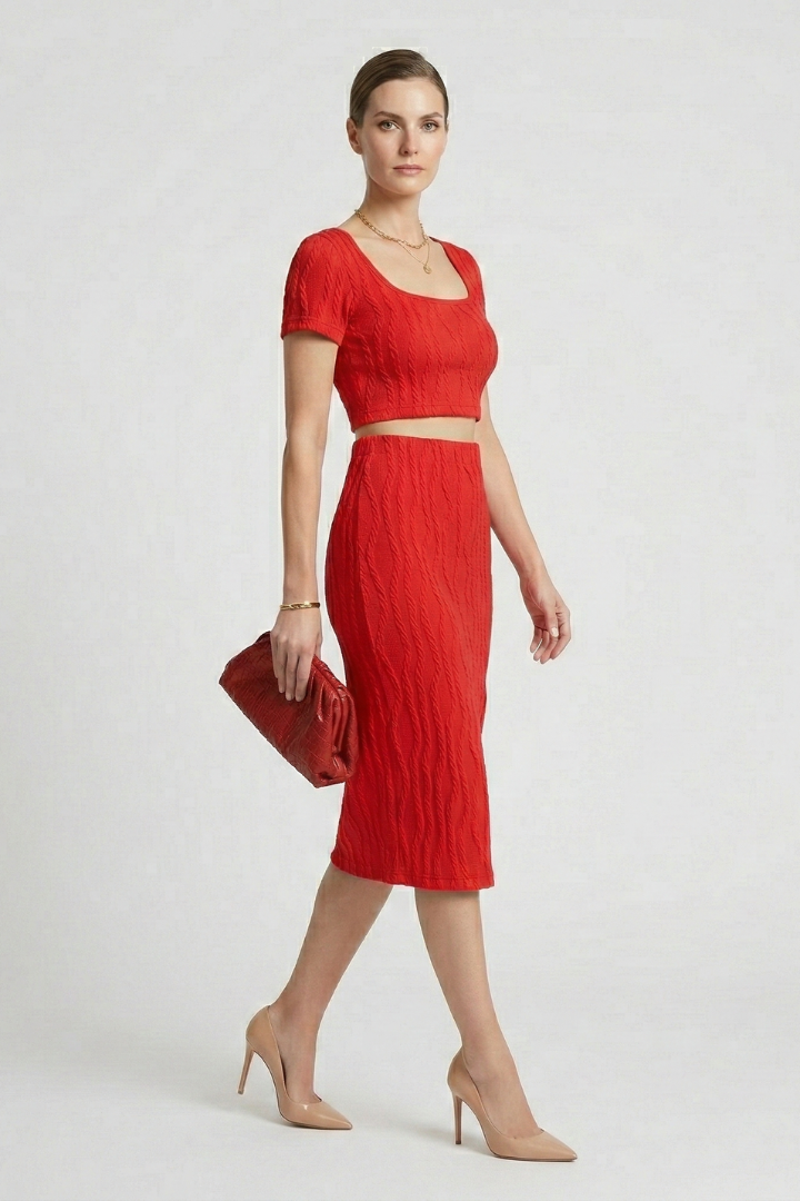 Lila | Chic Crop Top & Maxi Skirt Set
