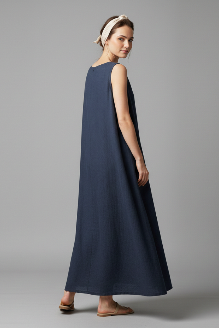 Isla | Elegant Round Neck Dress with Pockets