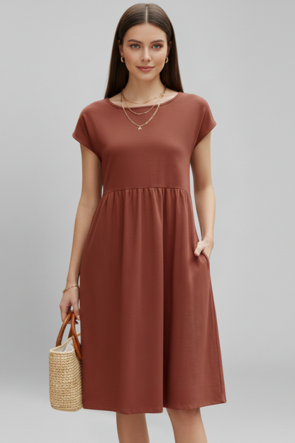 Lila | Elegant Round Neck Dress with Pockets